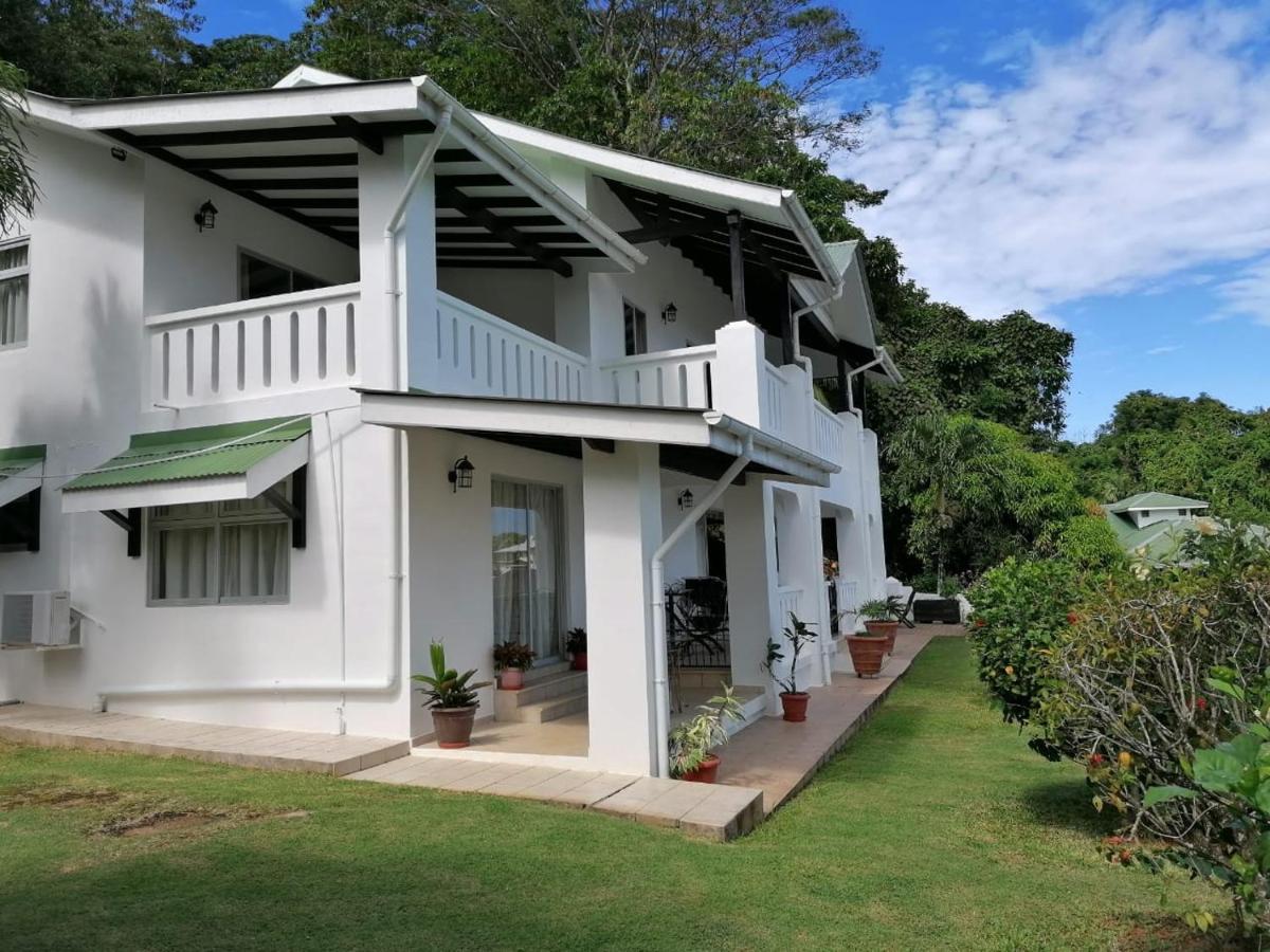 Bottle Palm Villa *